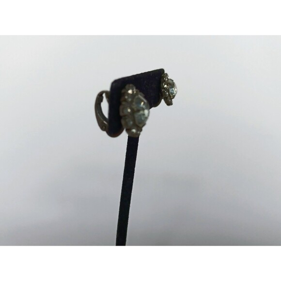 Vintage Clear Sparkly Rhinestone Clip-On Earrings Estate Find 1/2 in - Picture 4 of 10